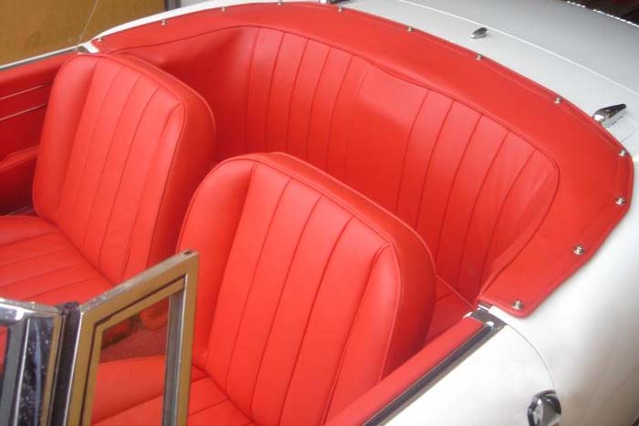 Alfa Romeo 2600 Touring Spider Front Seat