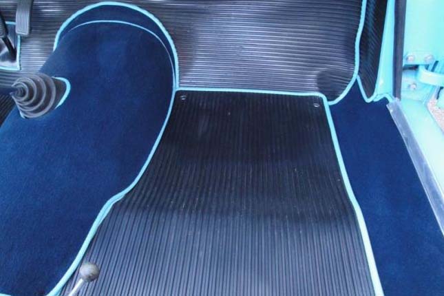 Alfa Romeo 750 Giulietta Spider Carpet