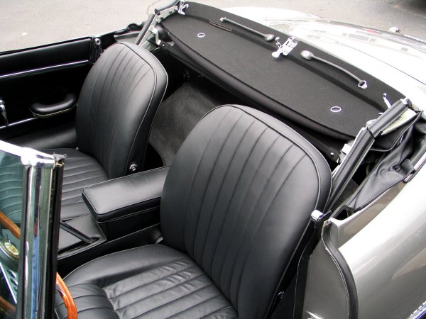 Jaguar XKE front seat kit Series 2
